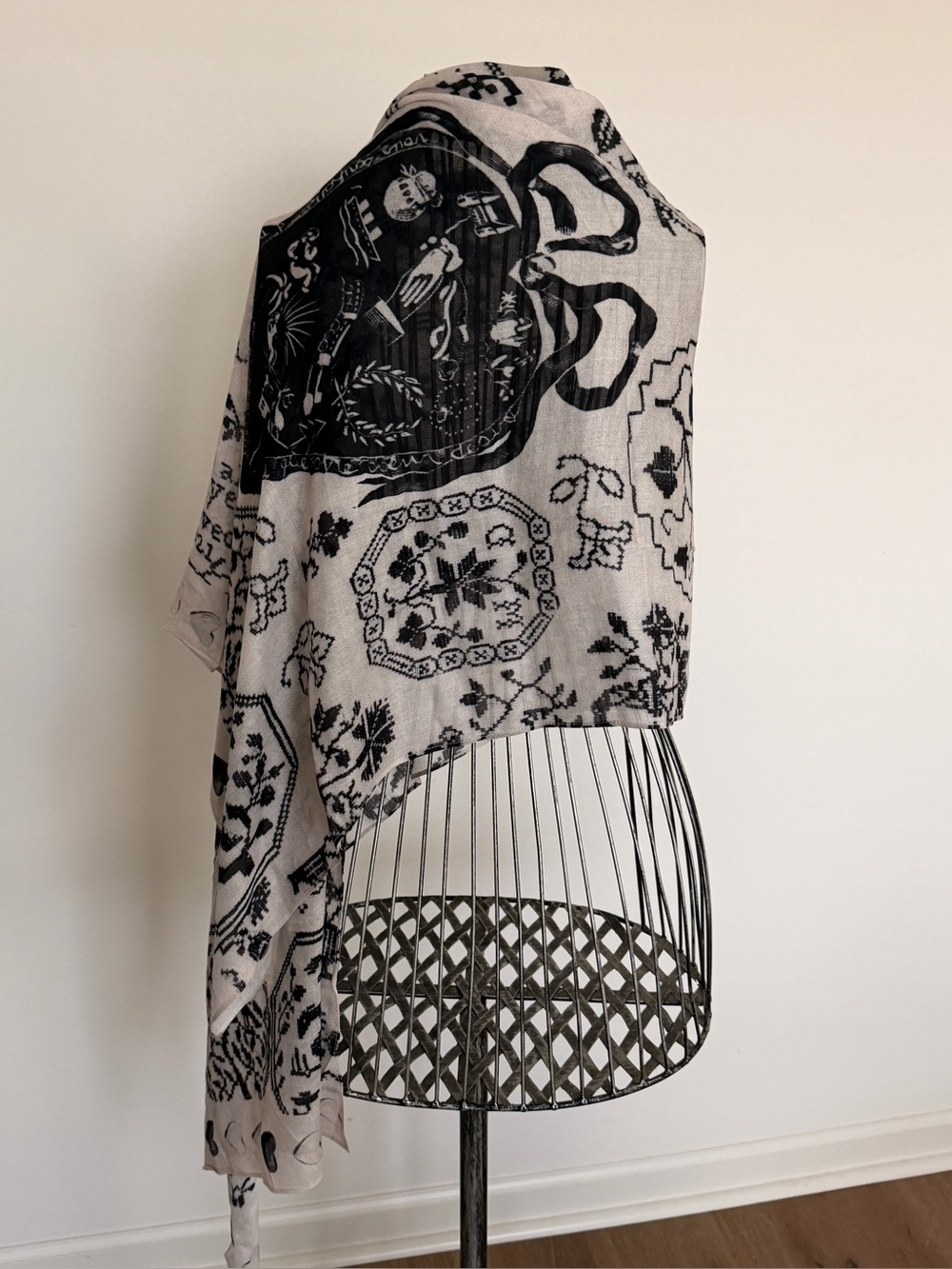 Lightweight Patterned Wrap